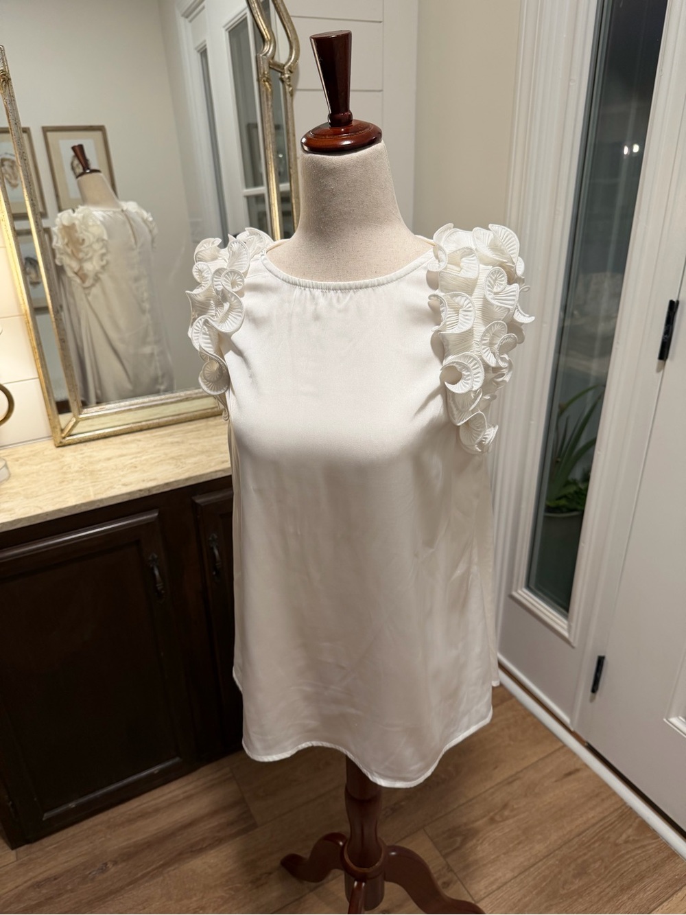 JODIFL White Ruffle-Trim Sleeveless Shell Top